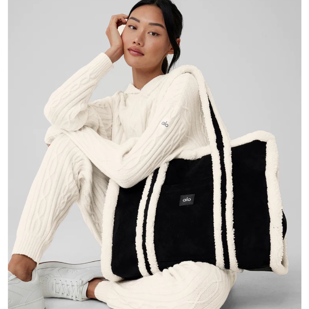 ALO Winterfun Tote Bag SOLD OUT